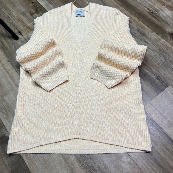 Urban Outfitters Size M Chunky Knit V-Neck Sweater Cream Yellow | Oversized Cozy - Picture 2 of 12
